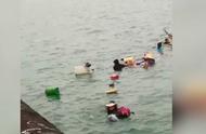 北海海域惊险一幕：游客垂钓木船触礁沉没，11人落水！